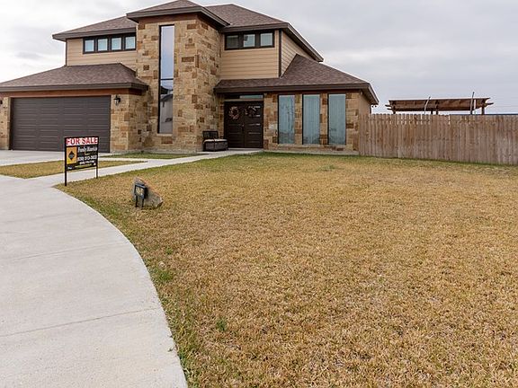 3rd image of 2734 Villa Romel Blvd