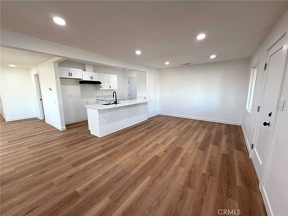 2nd image of 124 S Olive Ave