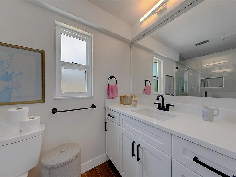 11602 Grove St — Photo 28