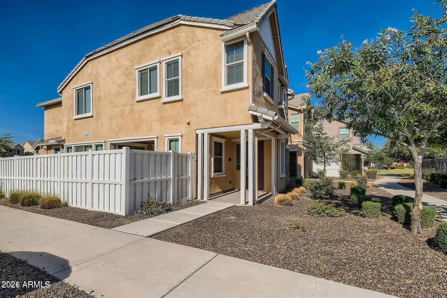 3 bed, 2.5 bath, 2129 sqft, $2,599 — Photo 1