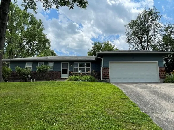 818 E Gay St, Warrensburg, MO 64093