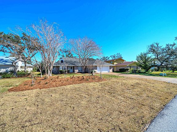 2nd image of 619 Amberjack Dr