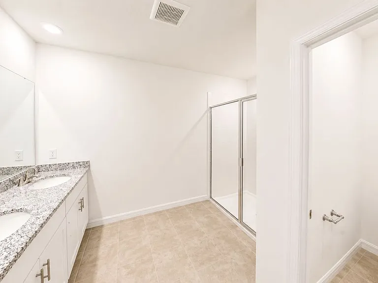 2404 White Tail St — Photo 9