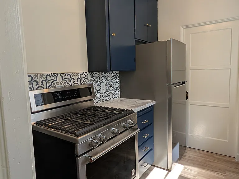 2216 E St — Photo 9