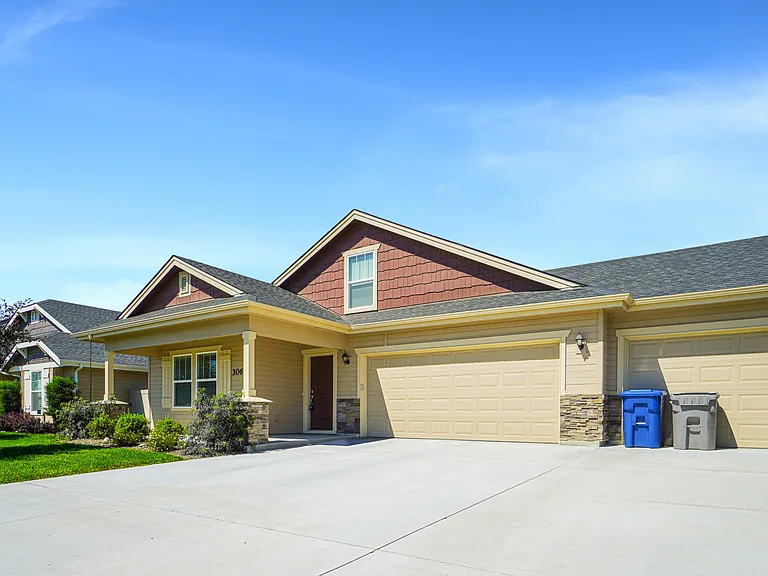 3067 N Greengate Way — Photo 1