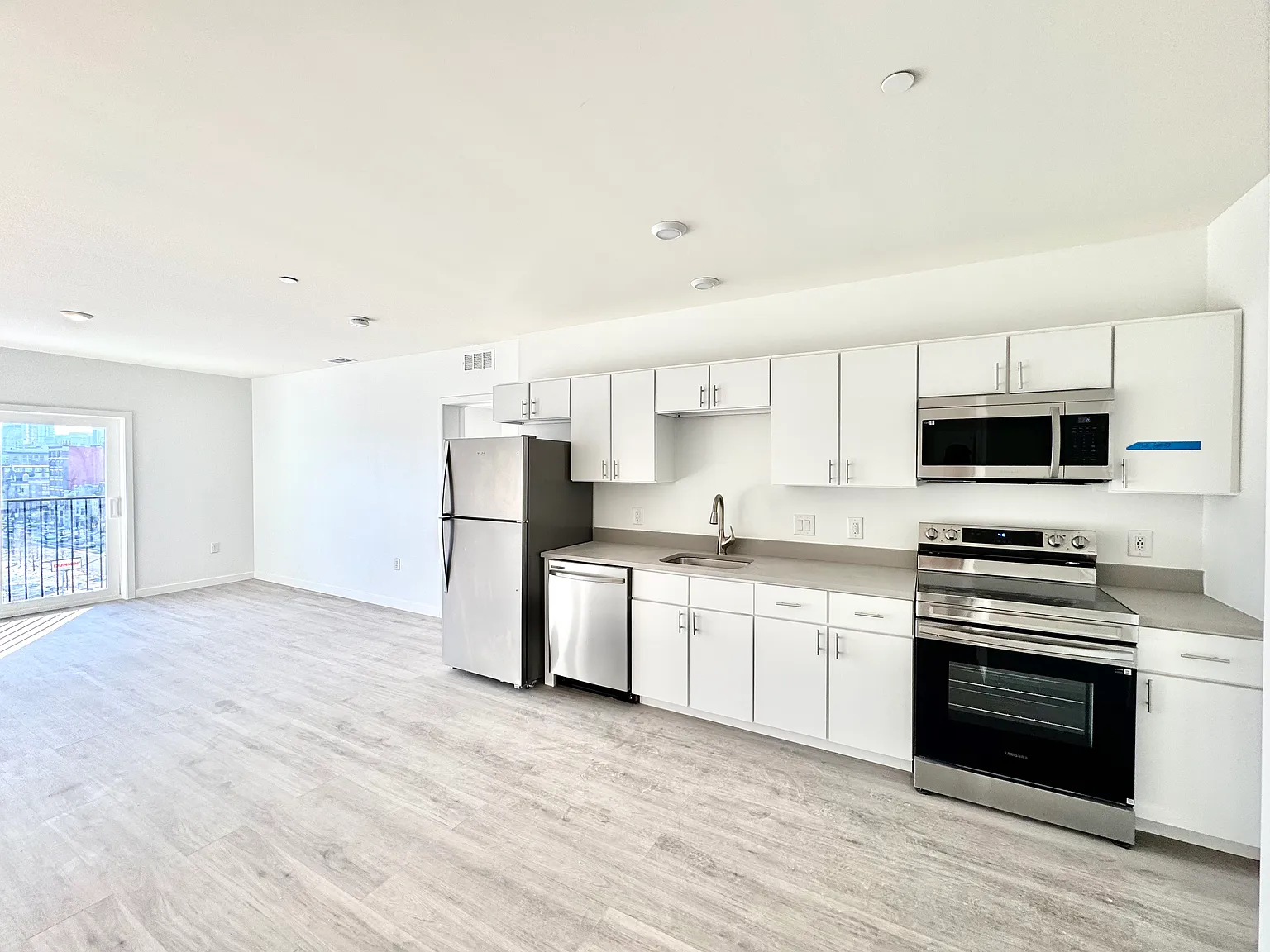 2 bed, 1380 sqft, $3,508 — Photo 4