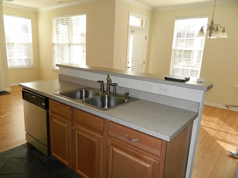 1027 Remington Oaks Cir — Photo 29