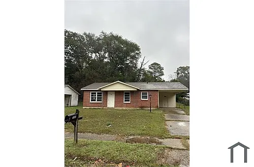 3000 Sunset St Photo 1