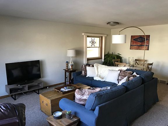 Living/dining combo