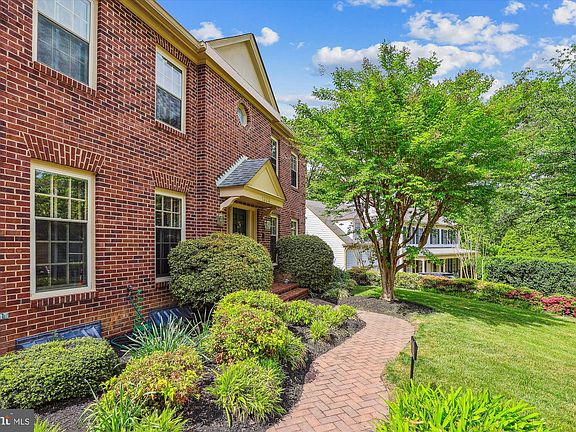 3rd image of 1606 Walleston Ct