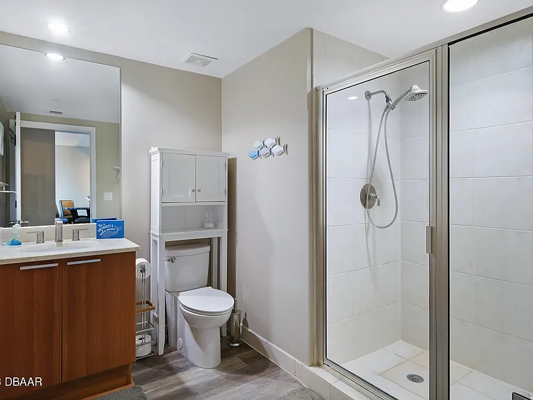241 Riverside Dr #208 — Photo 26