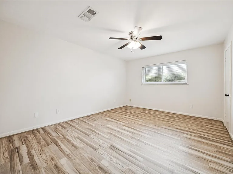 2127 Blue Willow Dr — Photo 17