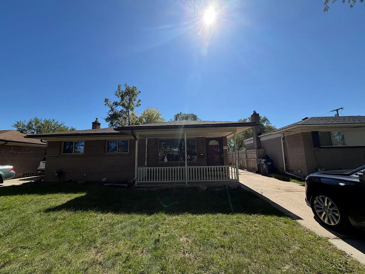 3 bed, $1,500 — Photo 1