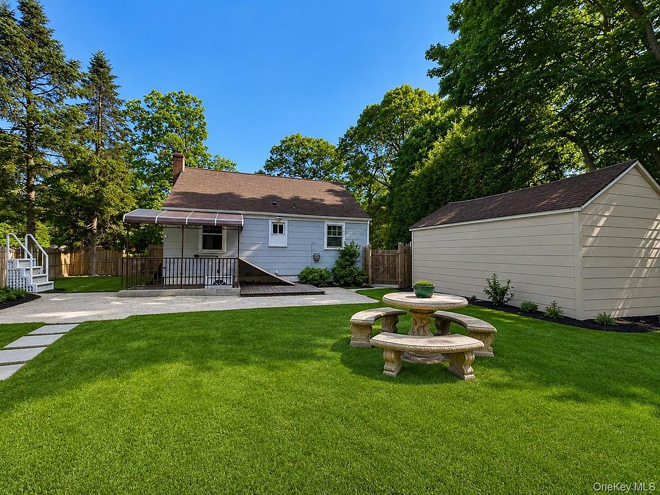 2nd image of 1419 Hallock Avenue