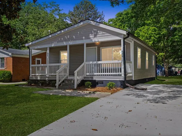 806 Martin Luther King Jr Dr, Smithfield, NC 27577
