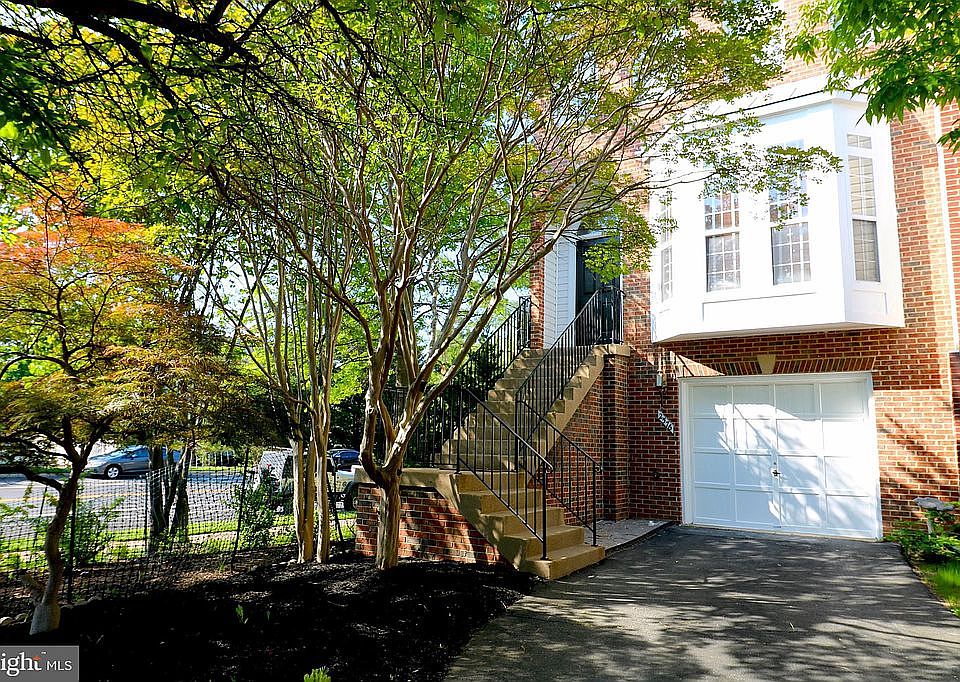 1st image of 2576 James Madison Cir