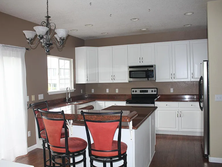9639 Sun Meadow St — Photo 3