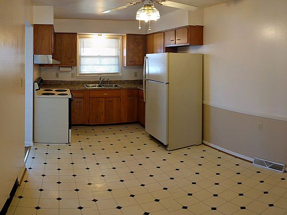 2nd image of 512-514 Anniston Dr