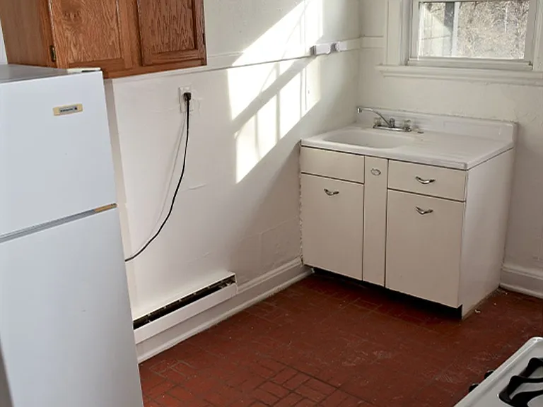 415-419-423 Probasco St — Photo 32