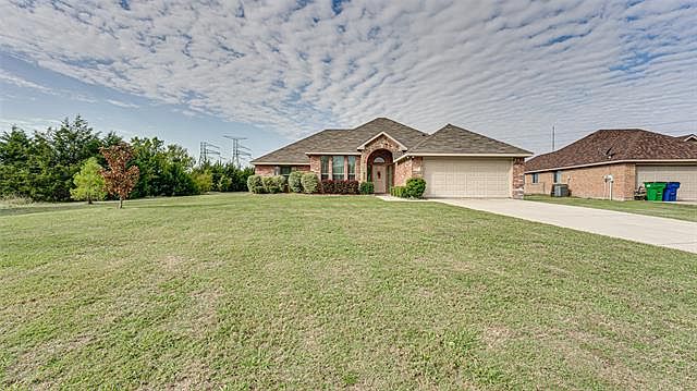 1st image of 310 Derick Dr