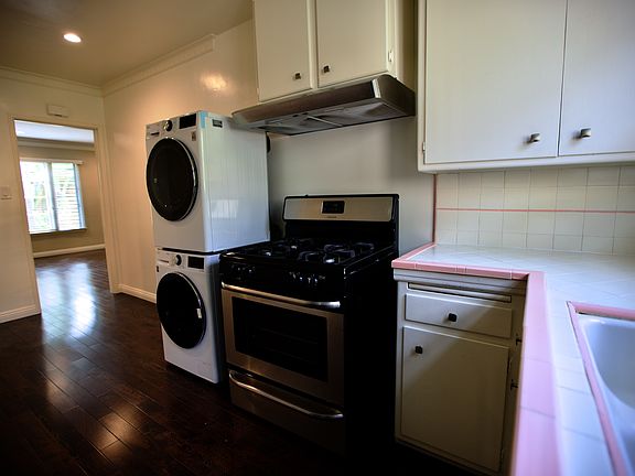 4th image of 435 N Van Ness Ave #1/4