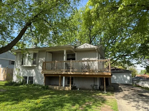 18 Birch St, Carpentersville, IL 60110