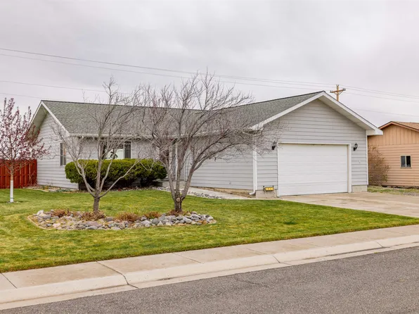 2861 Glacier Ave, Cody, WY 82414