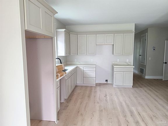 5th image of 8603 Walnut Ave