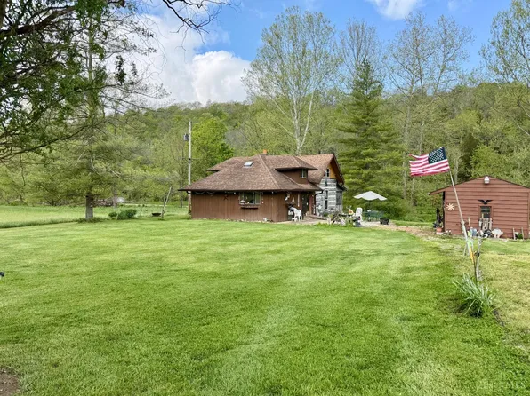 6033 Siemon Rd, Batesville, IN 47006