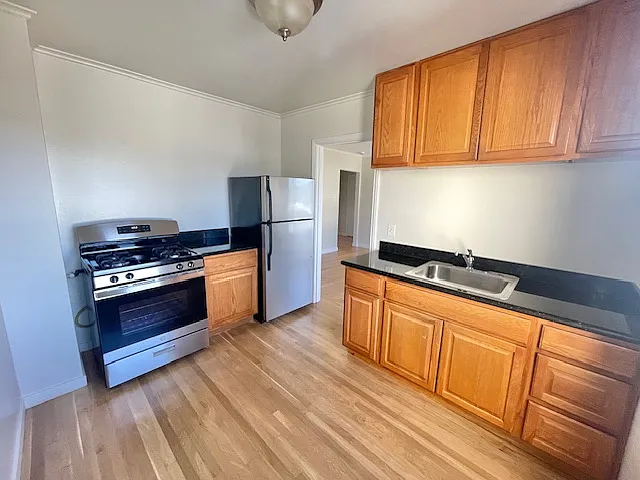 455 Arlington St #9 — Photo 9