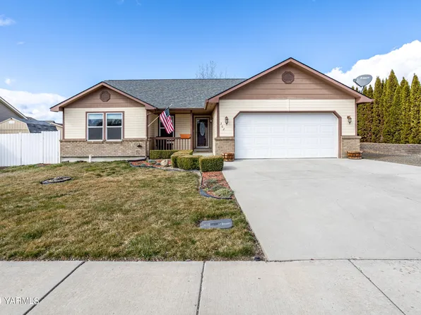 302 Concord St, Zillah, WA 98953