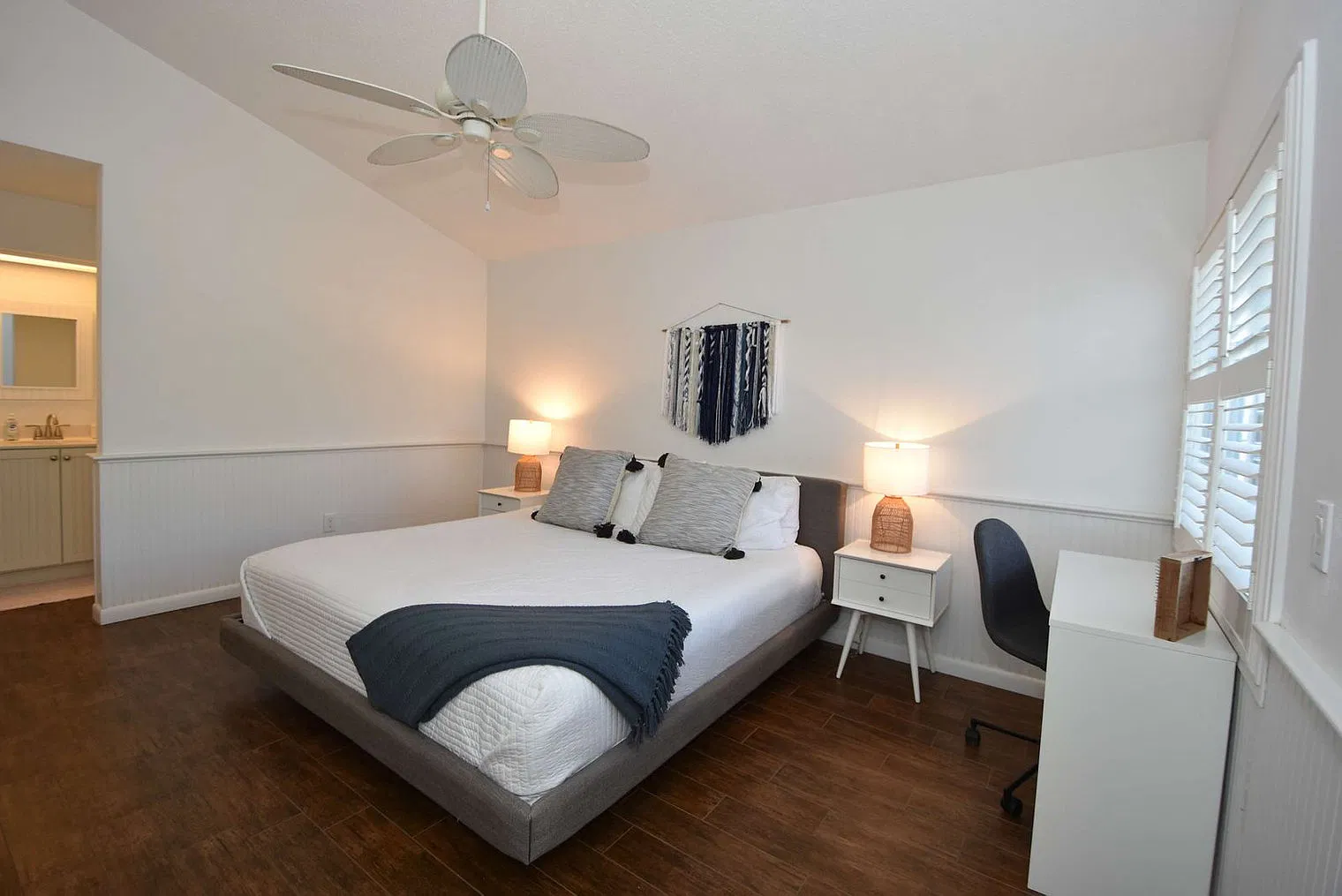 3 bed, 2.0 bath, 1496 sqft, $3,115 — Photo 4