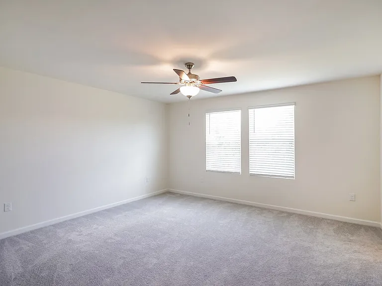 185 Snowdrop Ave — Photo 10