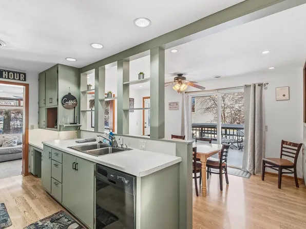 215 Canyon Road, Wisconsin Dells, WI 53965