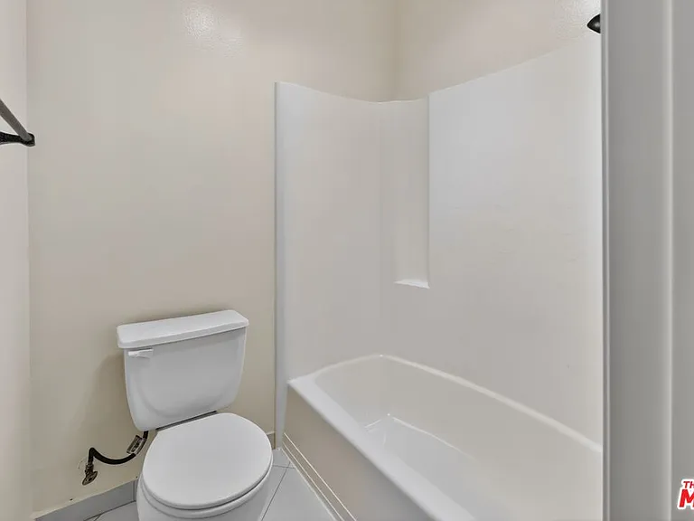 5900 Canterbury Dr #B217 — Photo 23