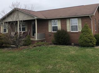 70 Sparrow Ln, McKee, KY 40447