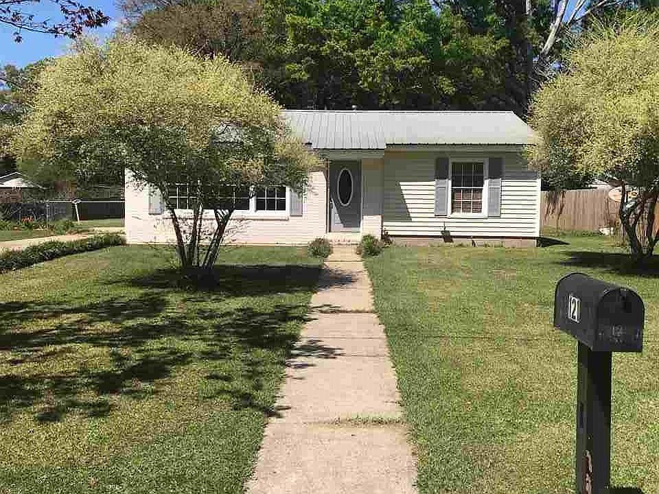 1st image of 121 Lynbrook Dr