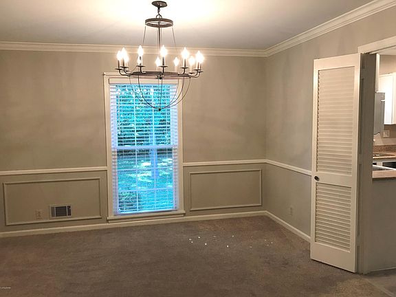 4th image of 208 Kinnaird Ln