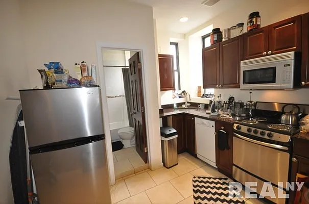 Rented by REAL New York | media 18