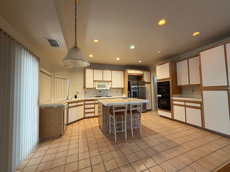 625 Fox Hollow Way — Photo 12