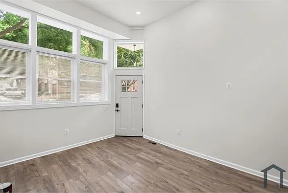 1723 E Lombard St — Photo 7