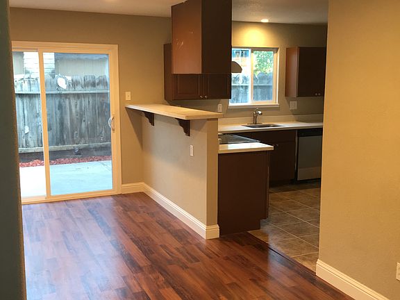 5th image of 9215 Parrish Ln