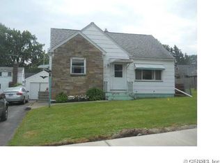 24 Summerville Dr, Rochester, NY 14617