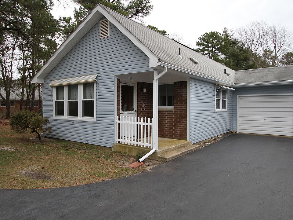 1st image of 117 Hudson Parkway #D