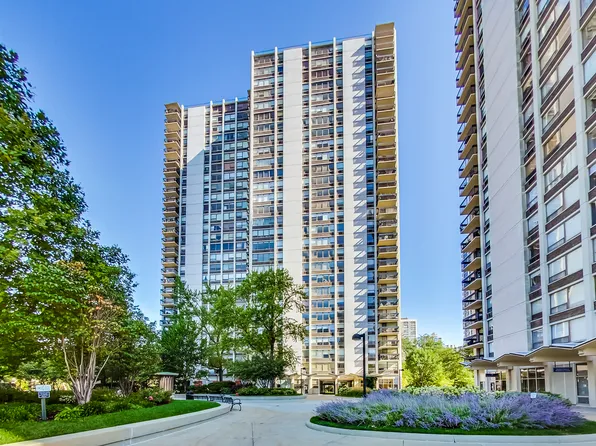 1360 N Sandburg Ter APT 2711C, Chicago, IL 60610