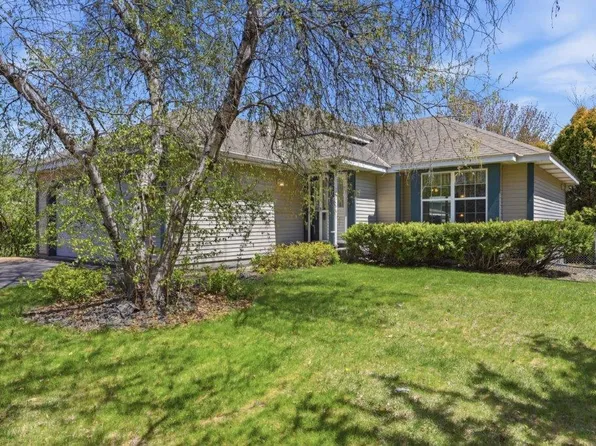 9480 71st St S, Cottage Grove, MN 55016