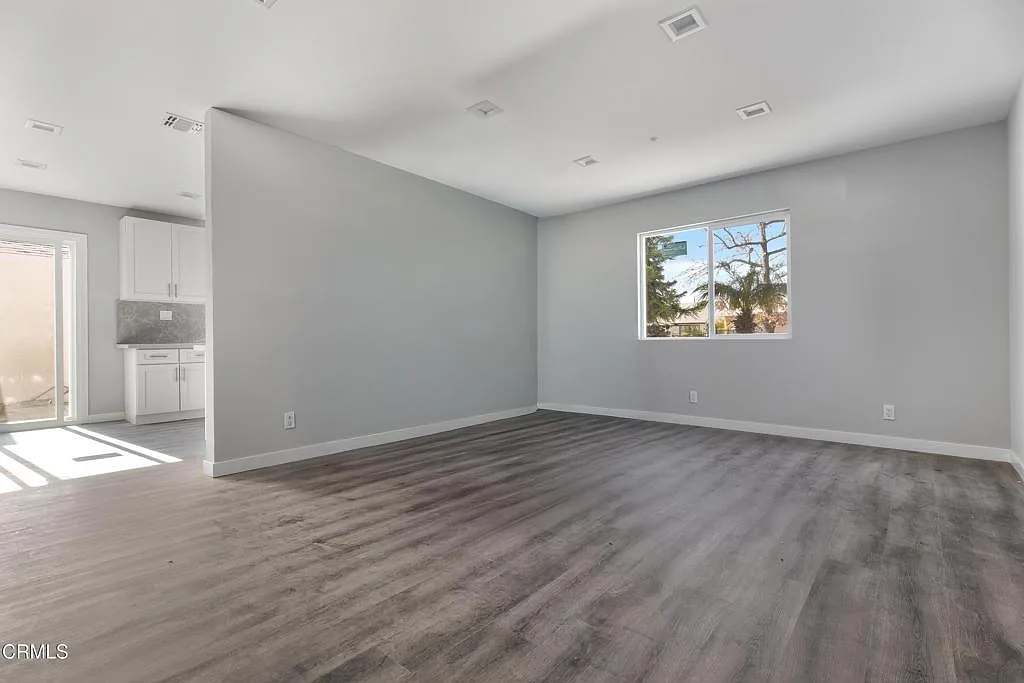 3 bed, 2.0 bath, 1500 sqft, $3,500 — Photo 4