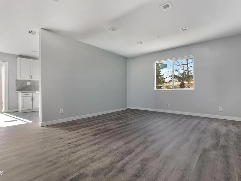 6256 Satsuma Ave — Photo 4