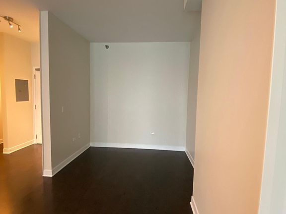 5th image of 660 W Wayman St Unit 401