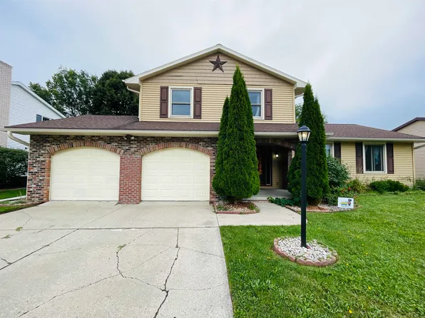 2565 Carmel Ln, Green Bay, WI 54311